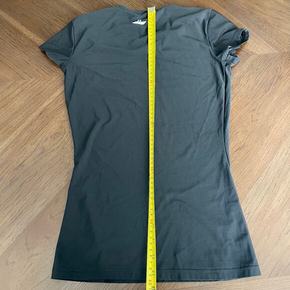 Under Armour Short Sleeve Heat Gear Compression Shirt Women Medium Black Gym - Picture 5 of 7